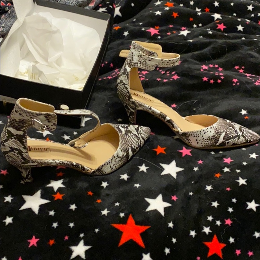 Shoes - Picture 2 of 2